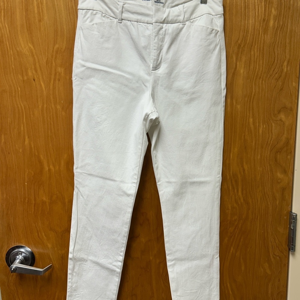 Old Navy White Ankle Cropped Pants